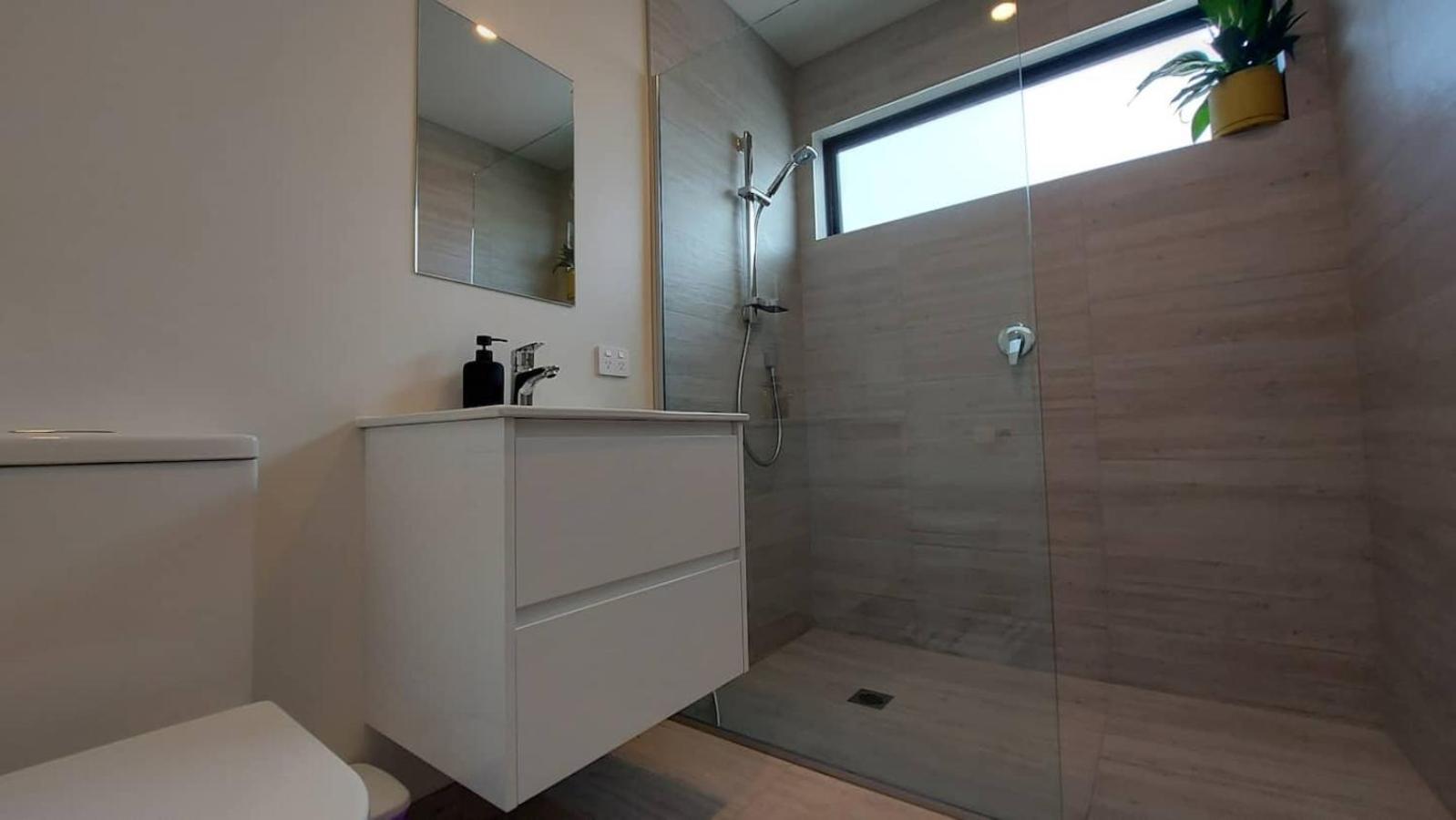 Sleek By The 2-bedroom Holiday home