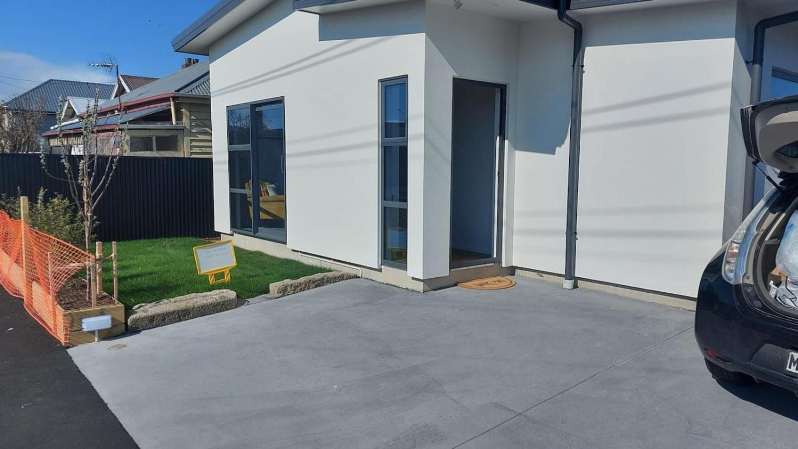 Sleek By The 2-bedroom Holiday home *