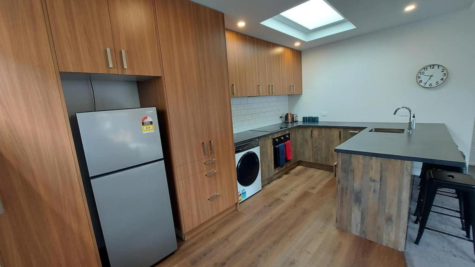 Sleek By The 2-bedroom Holiday home Dunedin