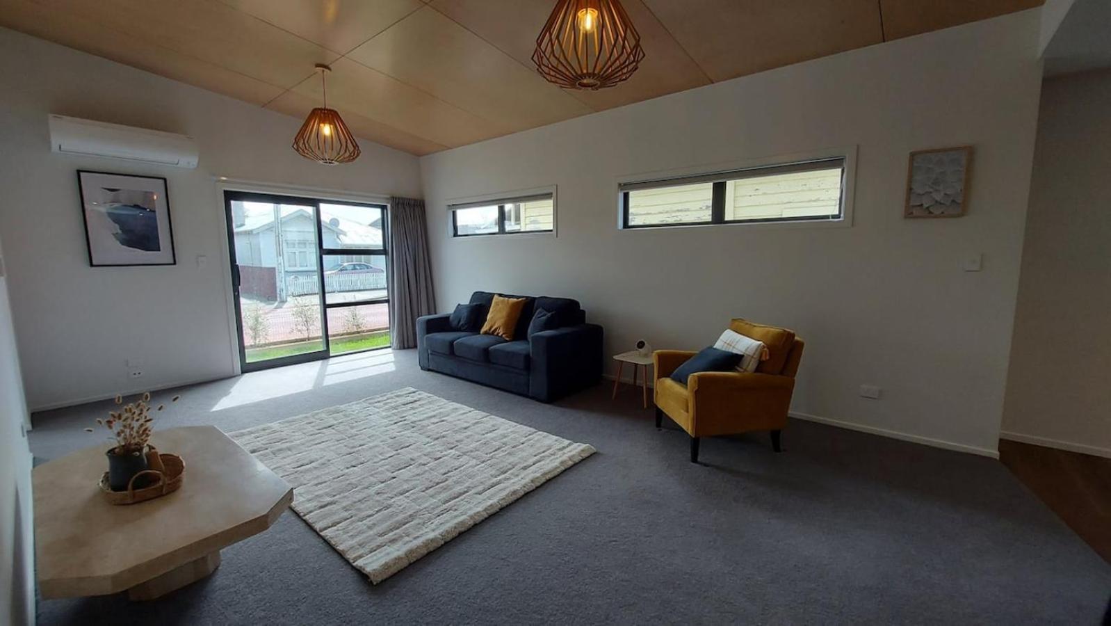 Holiday home Sleek By The 2-bedroom Dunedin